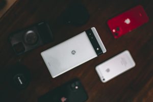 比較 Pixel 8 Pro 與 iPhone 15 Pro Max:2023最新旗艦手機哪款最適合您?